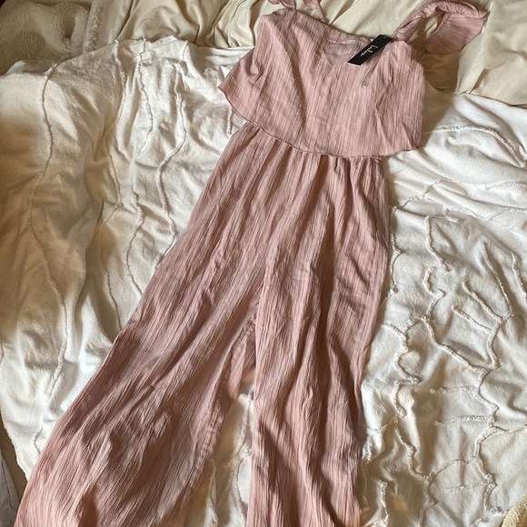 Lulu’s jumpsuit - Picture 3 of 4